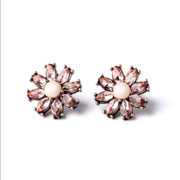 Flower Stud Earrings - Picture 1 of 2